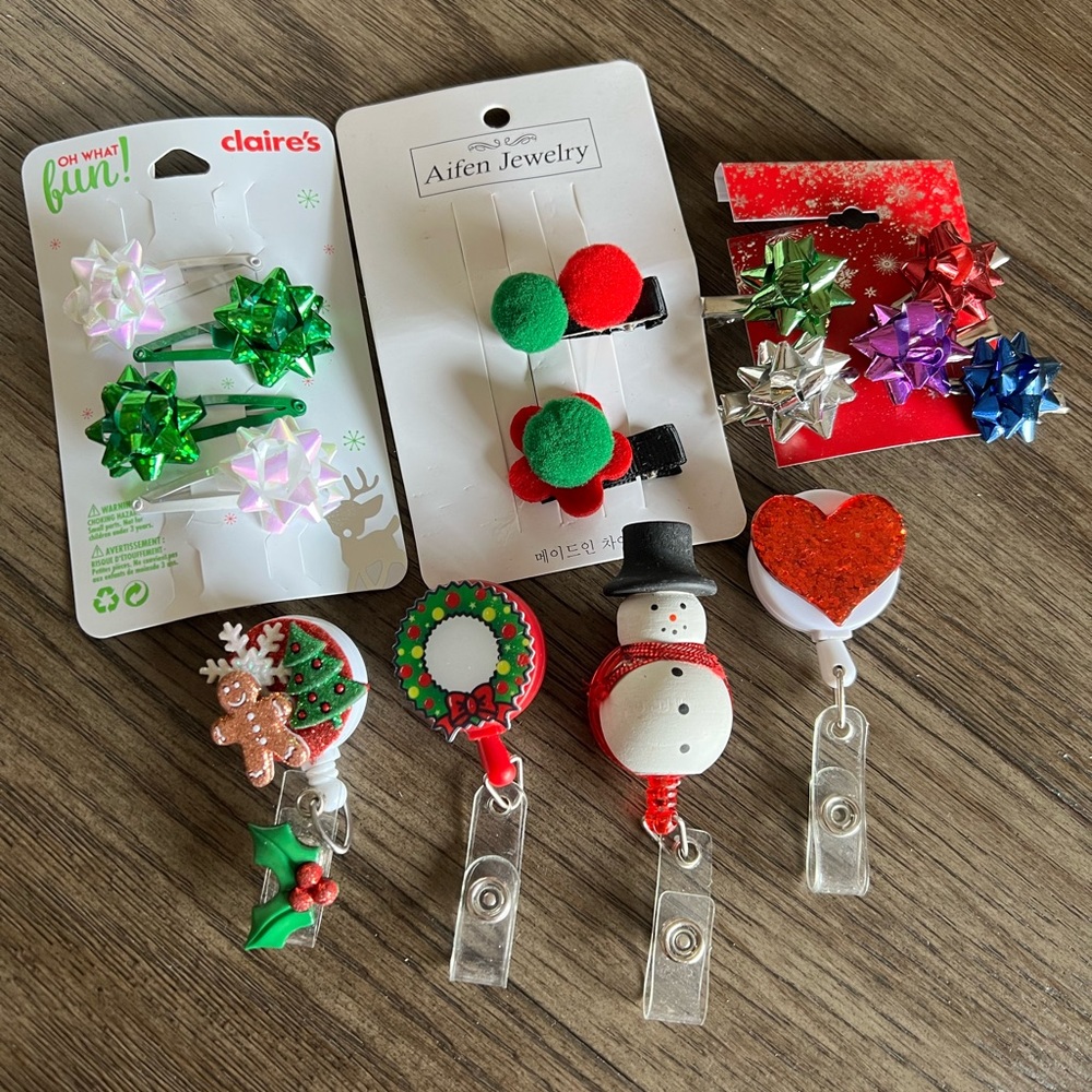 🎄🎁☃️ Christmas hair accessories and name tag holder
